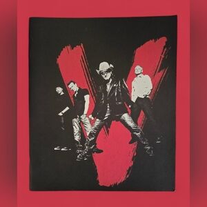 U2 VERTIGO, NORTH AMERICA TOUR BOOK, 2005 NWOT